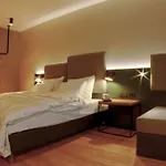Ξενοδοχείο The Yard 4*