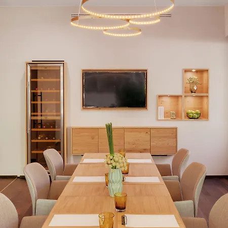 Ξενοδοχείο The Yard 4*